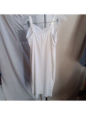 Vintage Full Slip Size 34 Wonder Maid Ivory Lace Trim Nylon Lingerie Non-Cling